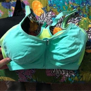 34DD VICTORIAS SECRET SPORTS BRA